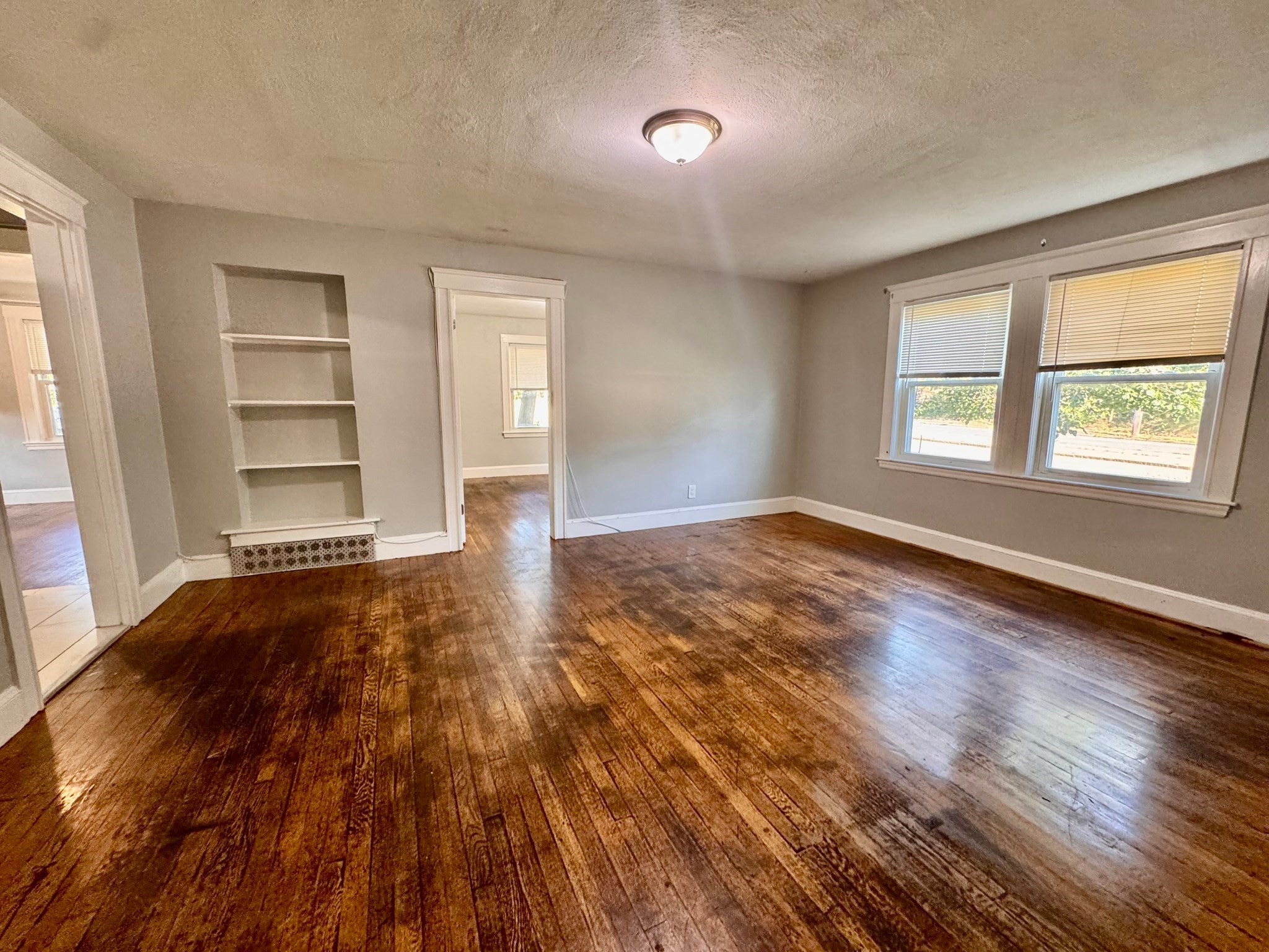 Click for 4907 Washington St #1R, Boston, MA slideshow