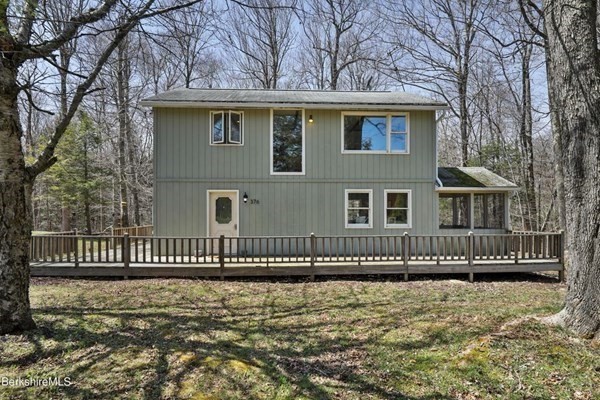 376 Long Bow Ln