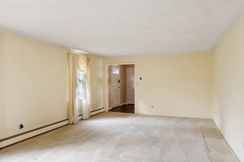 16 Minehan Ln