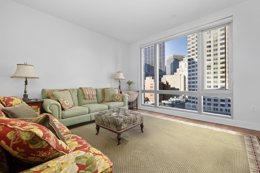 500 Atlantic Ave 14E