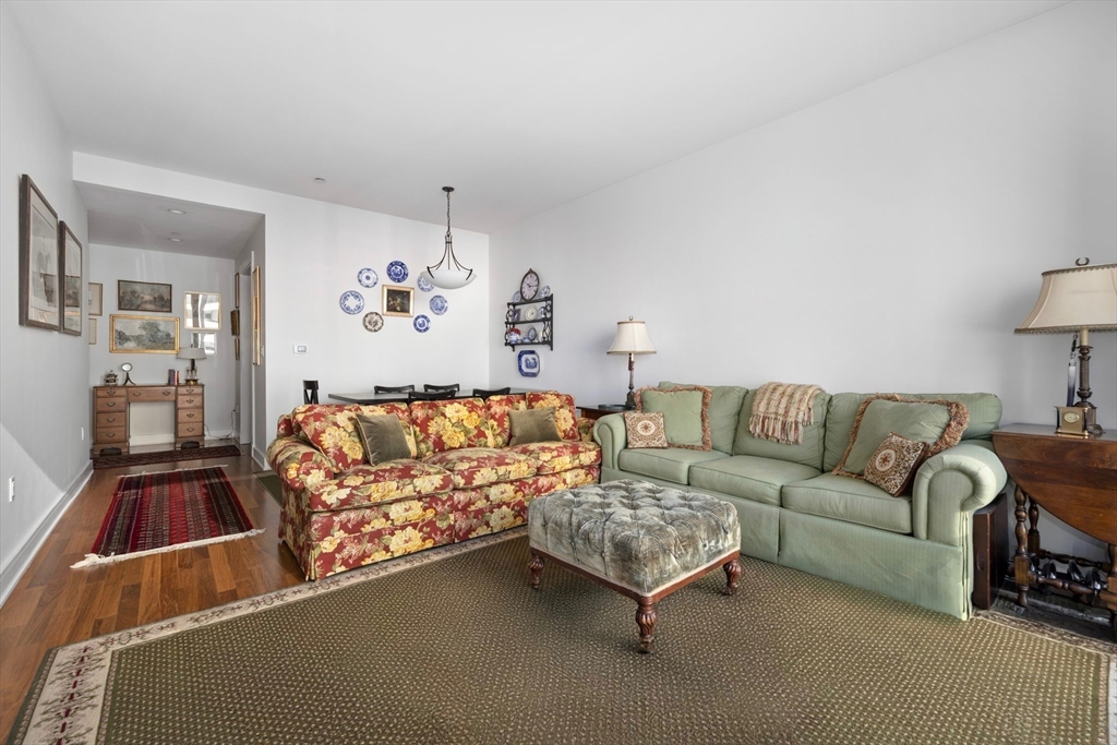 500 Atlantic Ave 14E