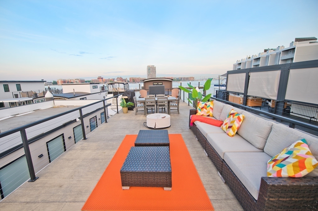 1 Pier 8 BH