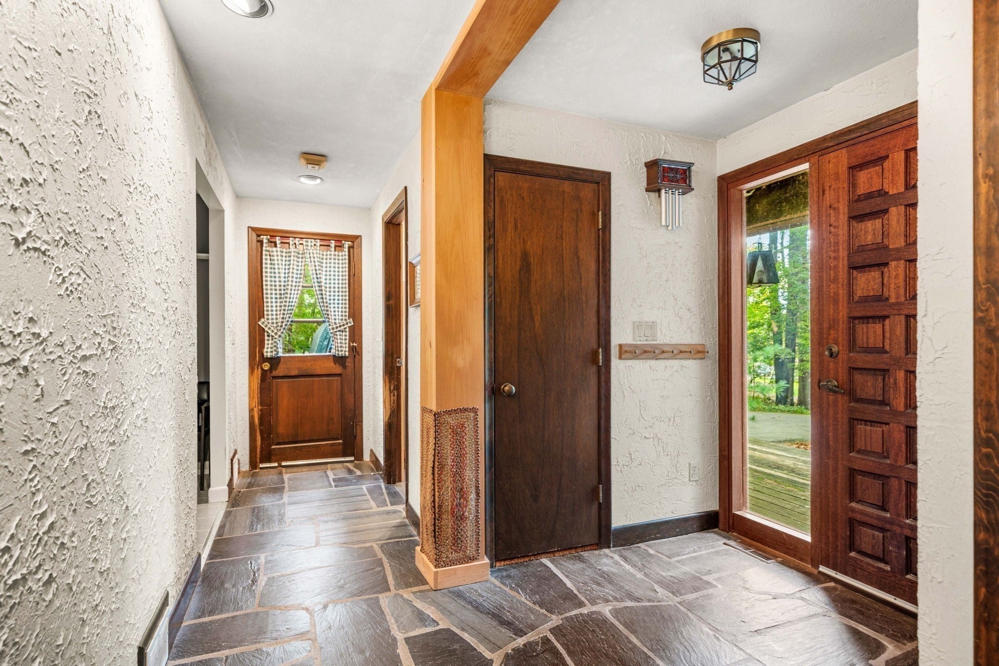 519 Essex St, Hamilton, MA, 519 Essex St, Hamilton, MA Photo #4