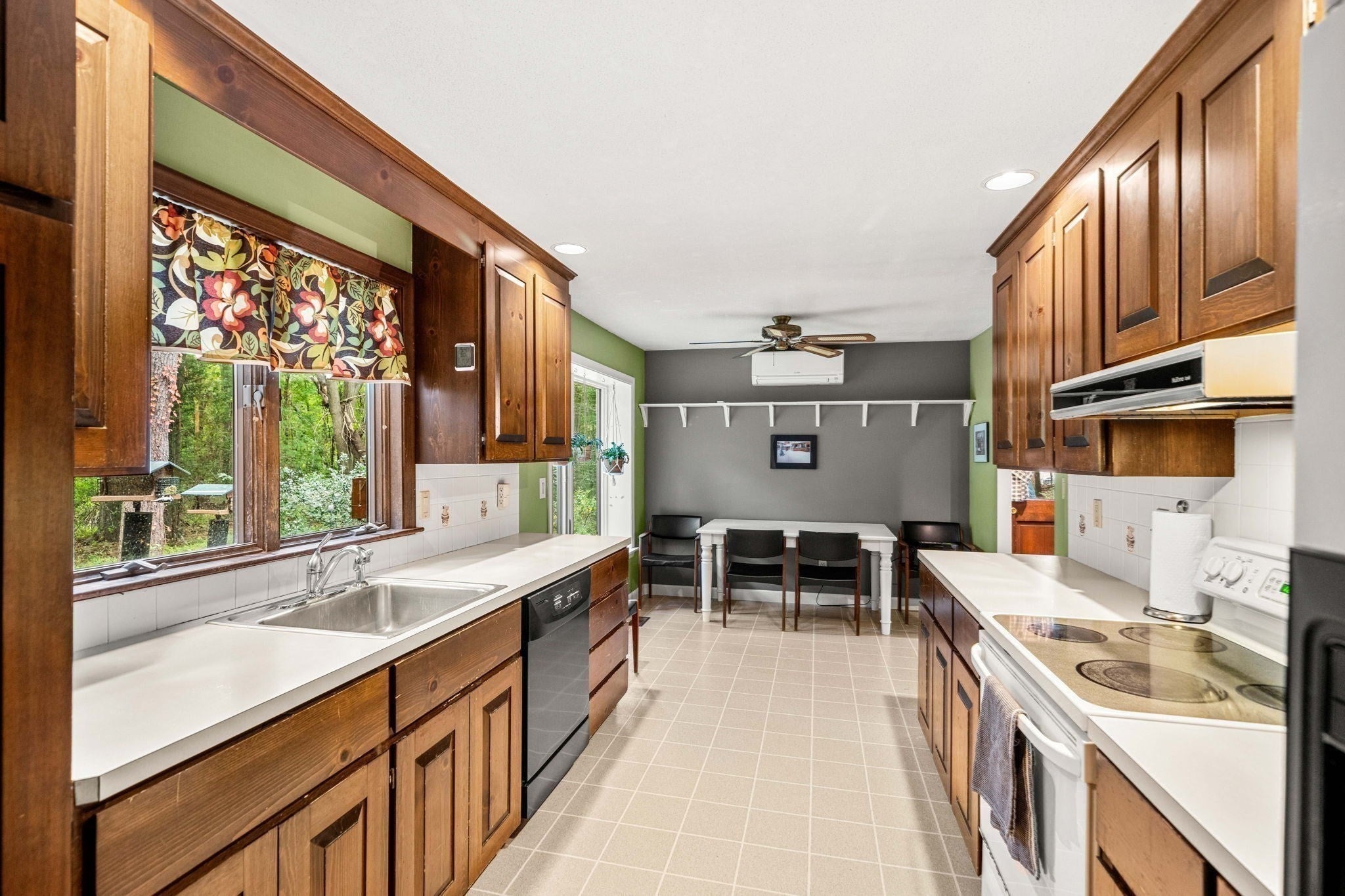 519 Essex St, Hamilton, MA, 519 Essex St, Hamilton, MA Photo #8