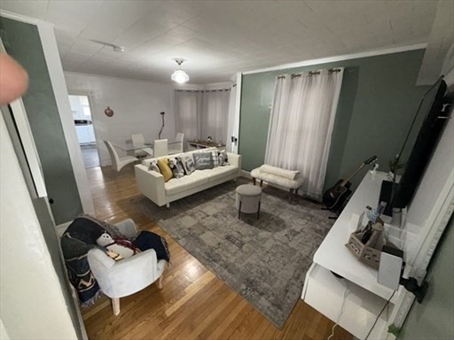 17-19 Moraine Pl