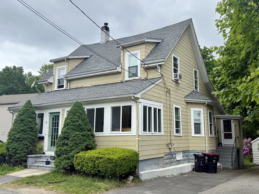 17-19 Moraine Pl