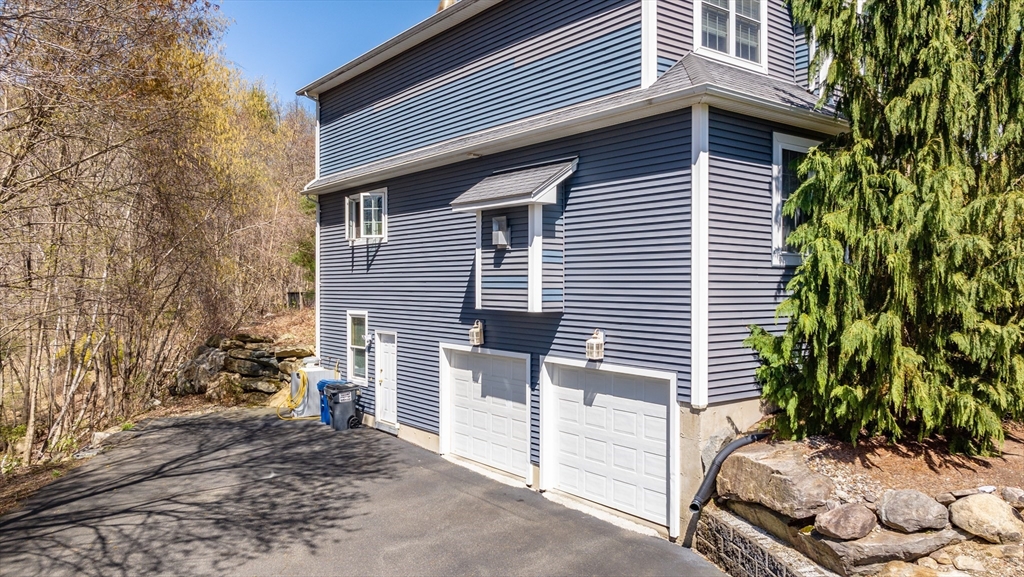 42 Sheffield Dr