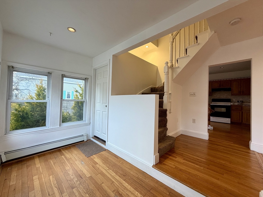 98 W Spring St