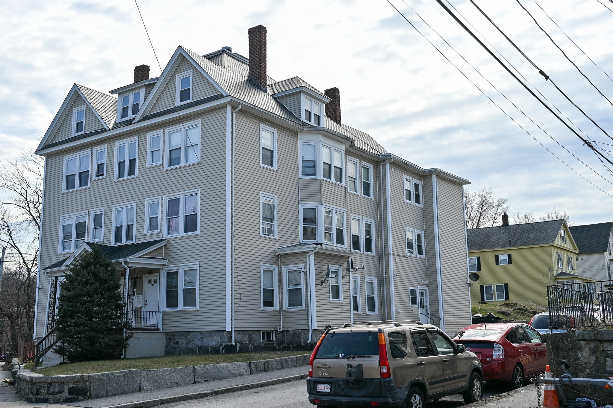 Photo of 781 Lawrence St, Lowell, MA