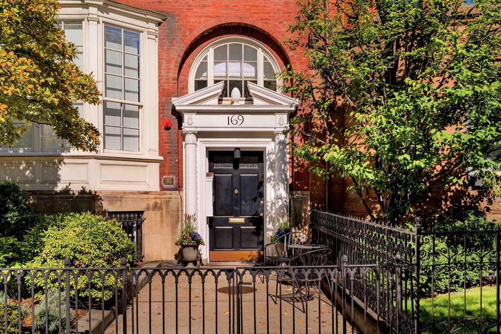 169 Commonwealth Ave. 5