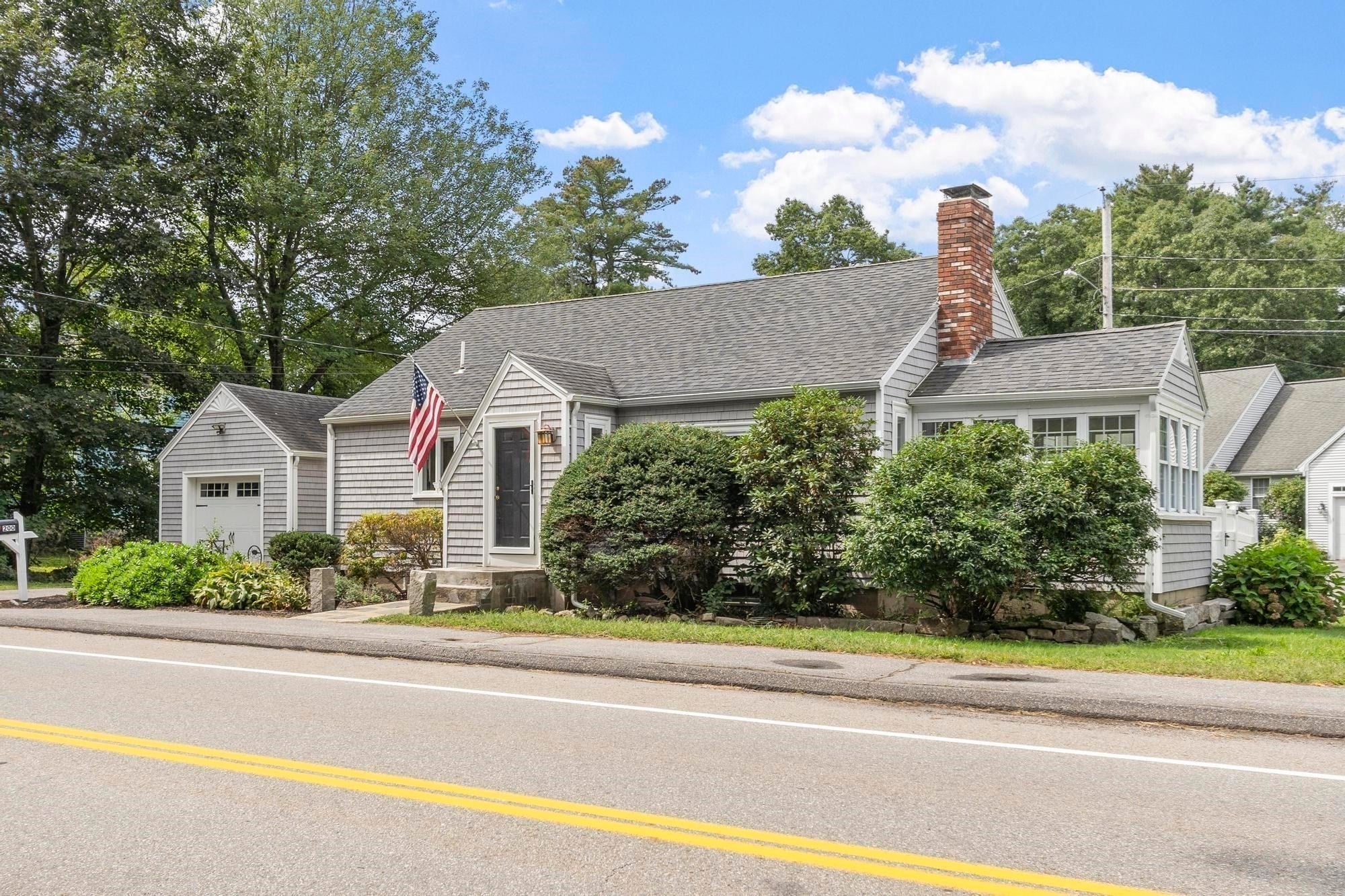 200 Main St