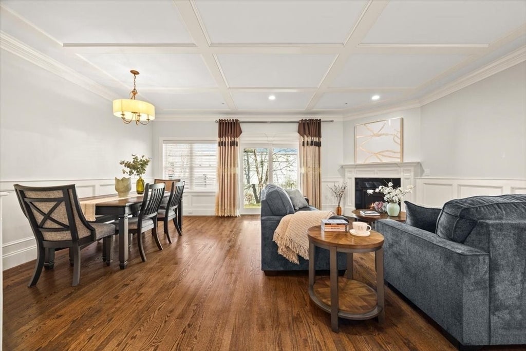 16-26 Dalby St 3, Newton MA 02458