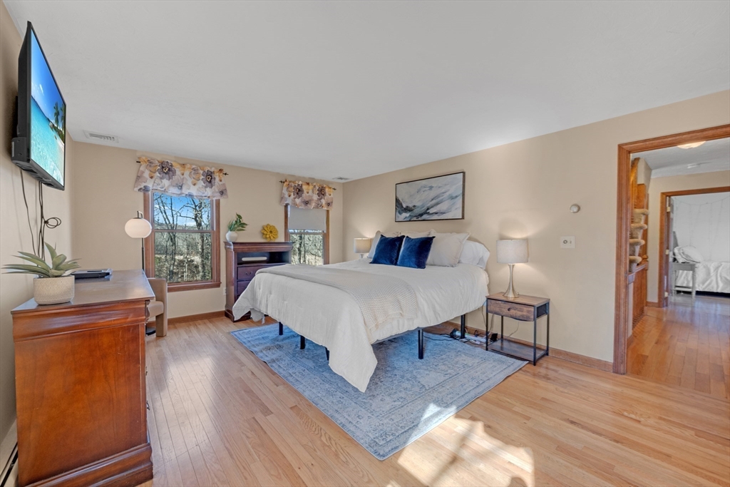 Wrentham, Massachusetts 02093, United States, 4 Bedrooms Bedrooms, ,4 BathroomsBathrooms,Residential,Active,88132