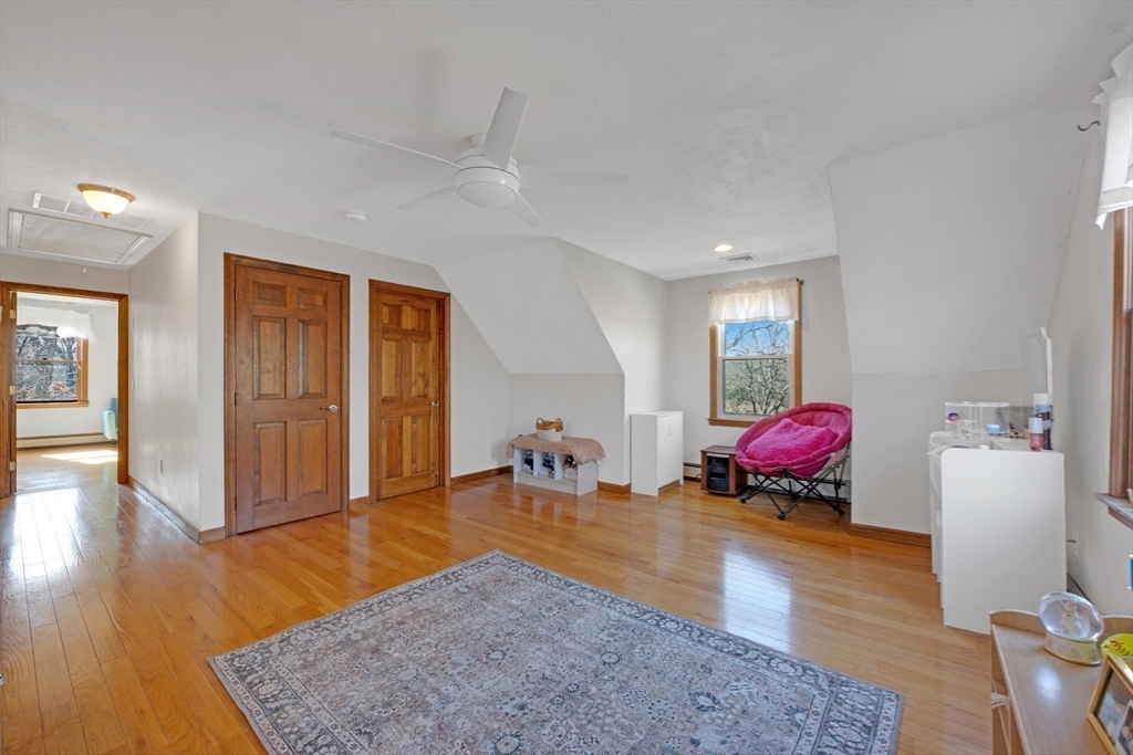 Wrentham, Massachusetts 02093, United States, 4 Bedrooms Bedrooms, ,4 BathroomsBathrooms,Residential,Active,88132