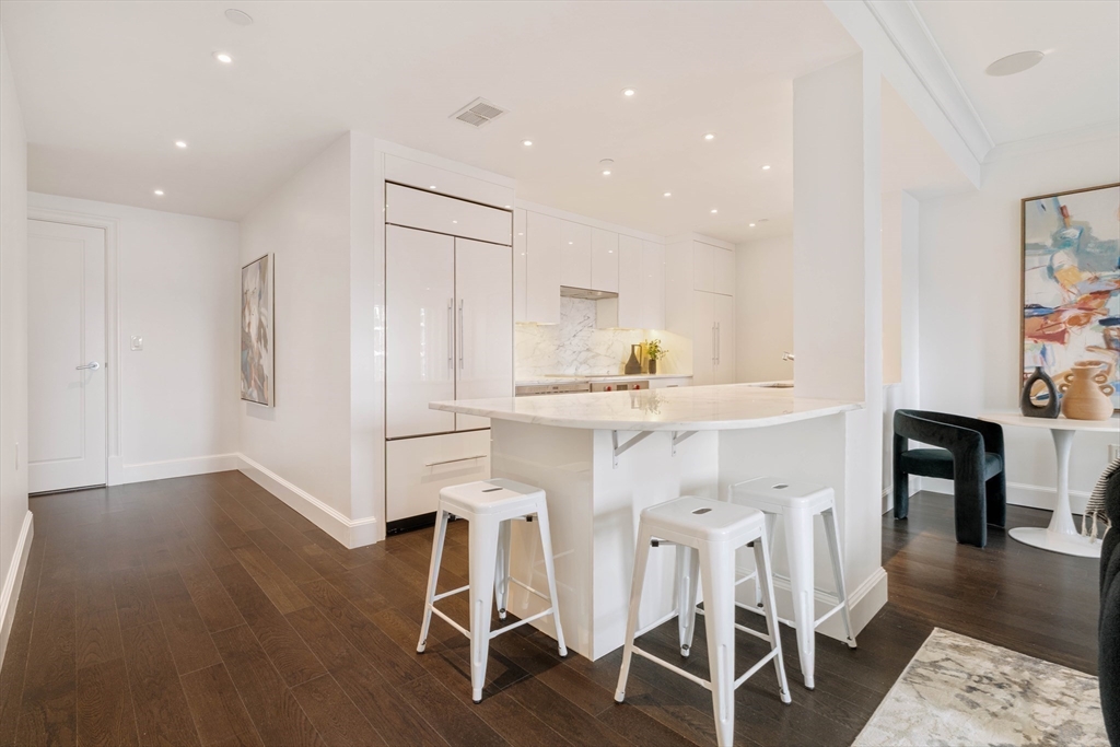 Boston, Massachusetts 02199, United States, 2 Bedrooms Bedrooms, ,2 BathroomsBathrooms,Residential,Active,223193