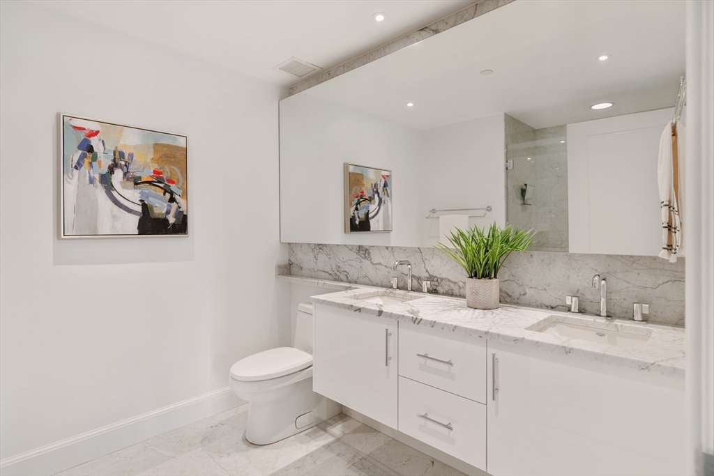 Boston, Massachusetts 02199, United States, 2 Bedrooms Bedrooms, ,2 BathroomsBathrooms,Residential,Active,223193