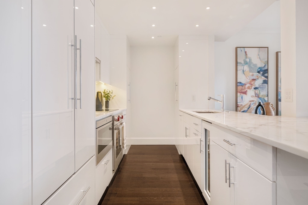 Boston, Massachusetts 02199, United States, 2 Bedrooms Bedrooms, ,2 BathroomsBathrooms,Residential,Active,223193