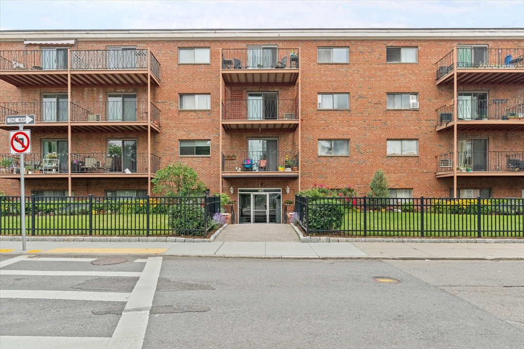 26 Waverly St 410