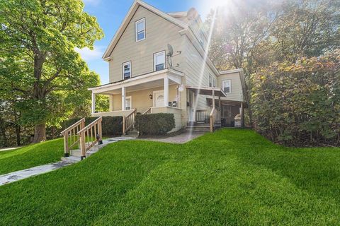 48 Chestnut St Leominster MA 01453