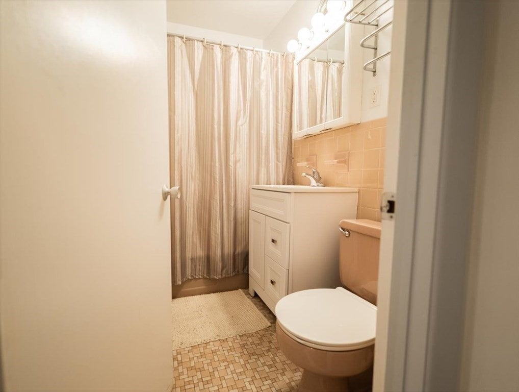 2 Larose Place #8, Boston, MA Photo #6
