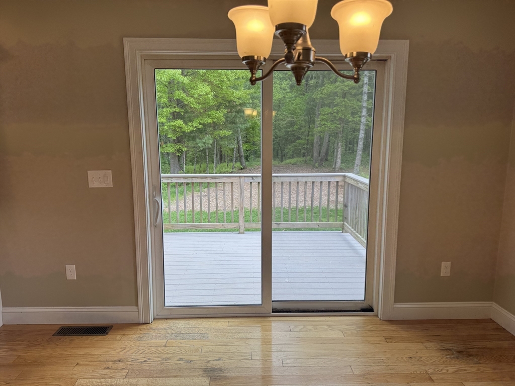 59 Wenham Rd