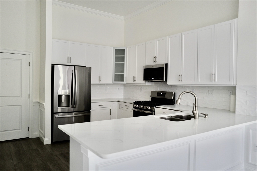 320 Middlesex Avenue C408