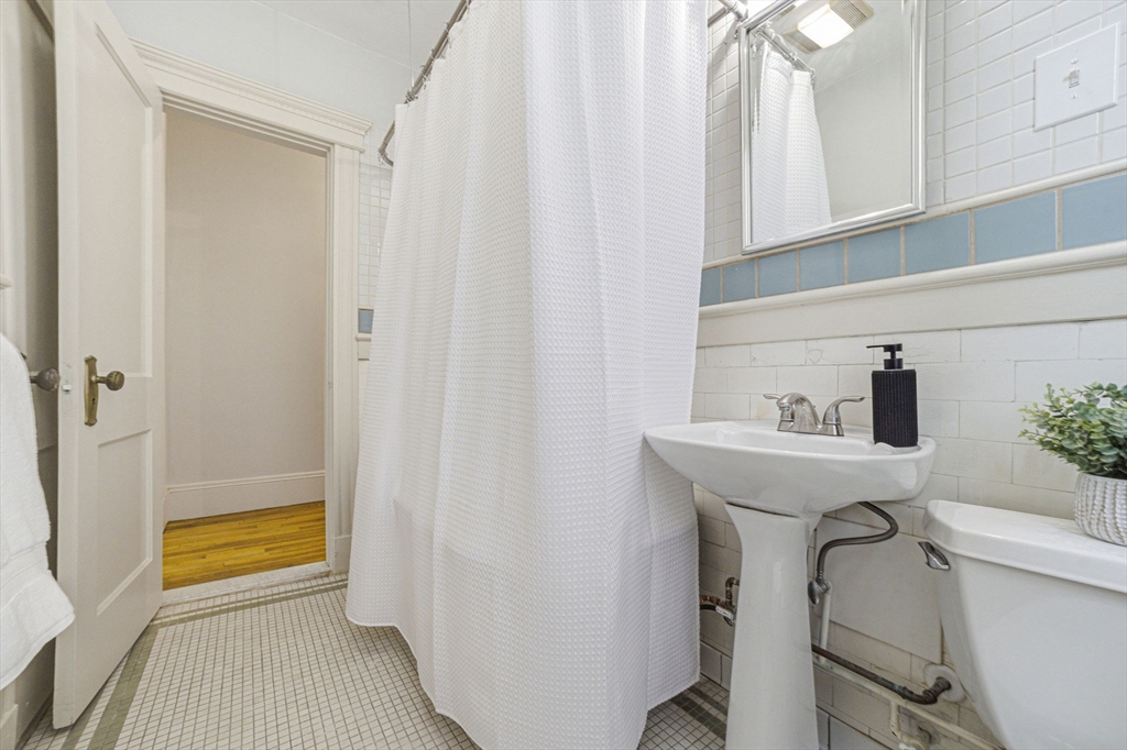 134 Pleasant ST #1, Brookline, MA Photo #22