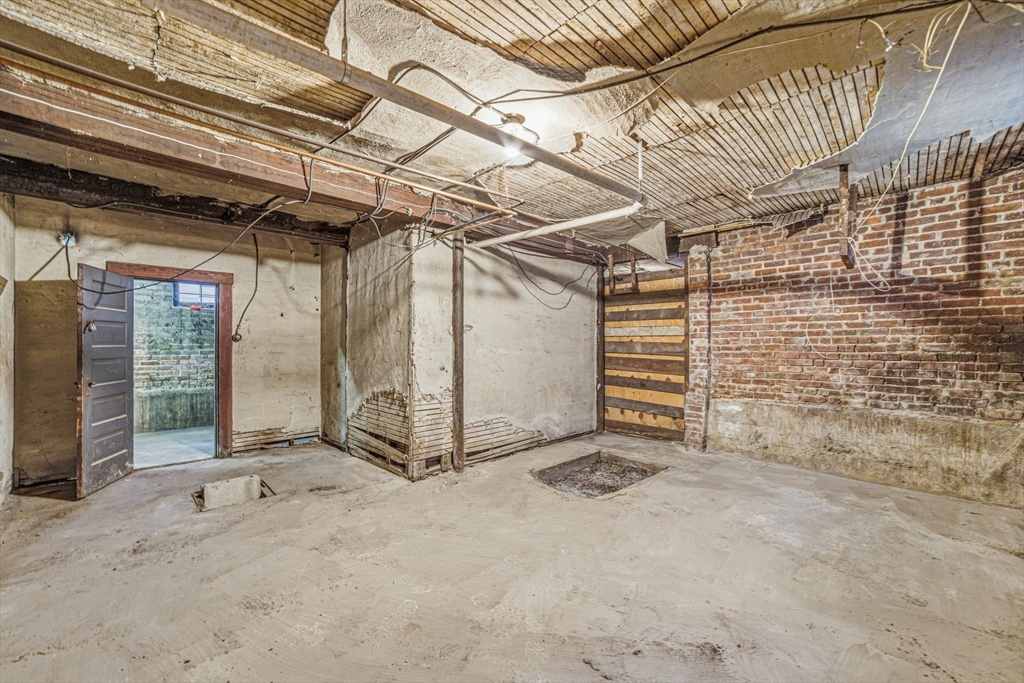 134 Pleasant ST #1, Brookline, MA Photo #33