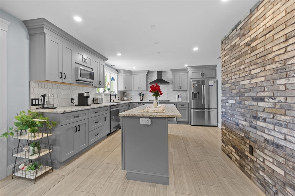 14 Huron Ave
