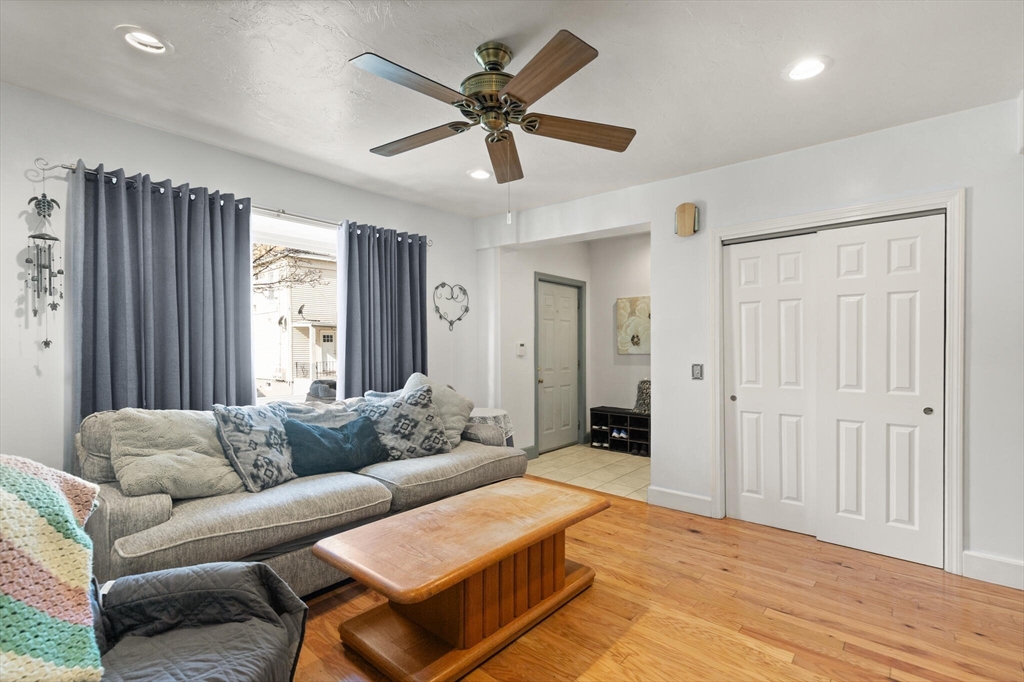 89 Blossom St 89