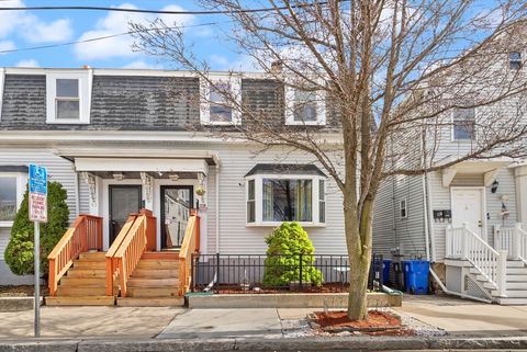 89 Blossom St 89 Chelsea MA 02150