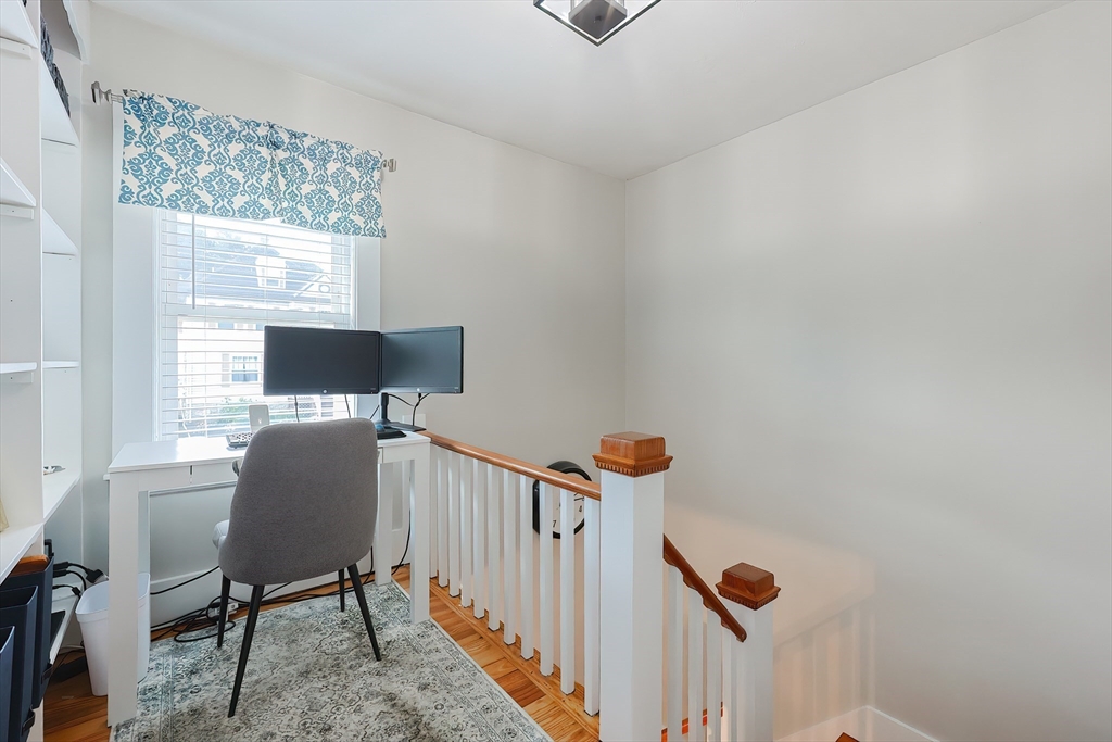 Milford, Massachusetts 01757, United States, 3 Bedrooms Bedrooms, ,1 BathroomBathrooms,Residential,Pending,213889