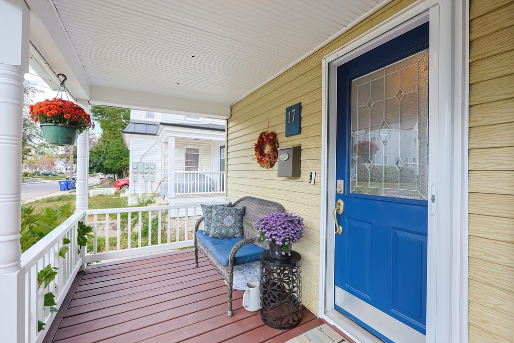 Milford, Massachusetts 01757, United States, 3 Bedrooms Bedrooms, ,1 BathroomBathrooms,Residential,Pending,213889