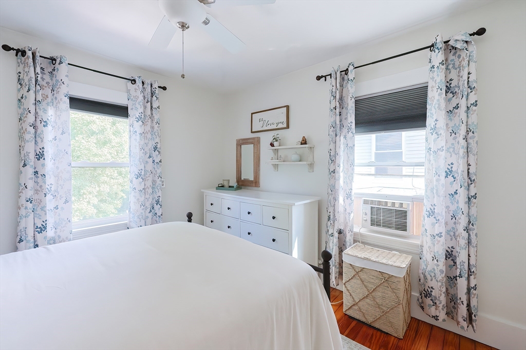 Milford, Massachusetts 01757, United States, 3 Bedrooms Bedrooms, ,1 BathroomBathrooms,Residential,Pending,213889