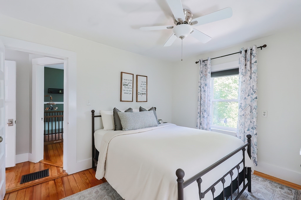 Milford, Massachusetts 01757, United States, 3 Bedrooms Bedrooms, ,1 BathroomBathrooms,Residential,Pending,213889