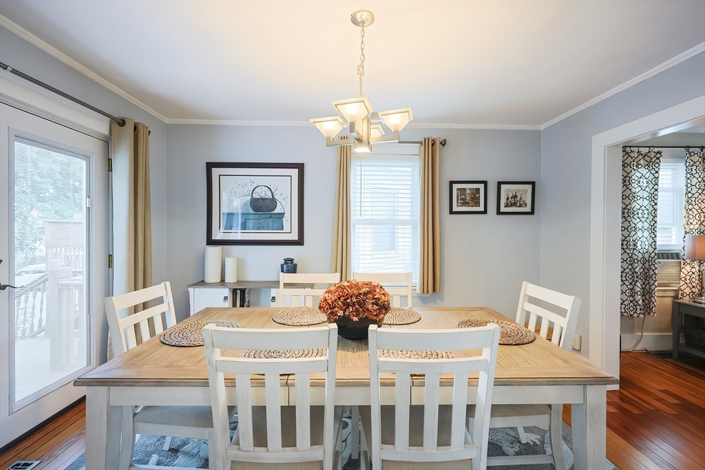 Milford, Massachusetts 01757, United States, 3 Bedrooms Bedrooms, ,1 BathroomBathrooms,Residential,Pending,213889