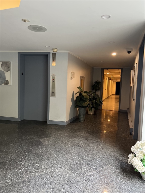 9 Broadway 210