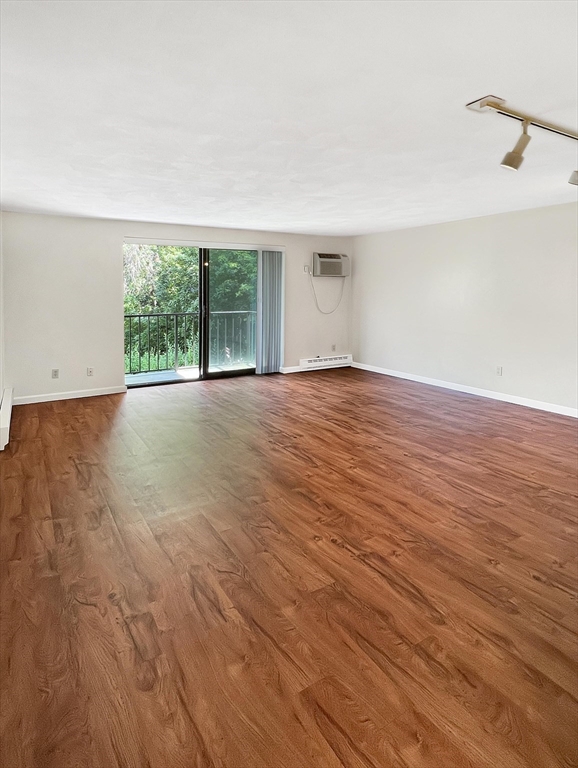 9 Broadway 210
