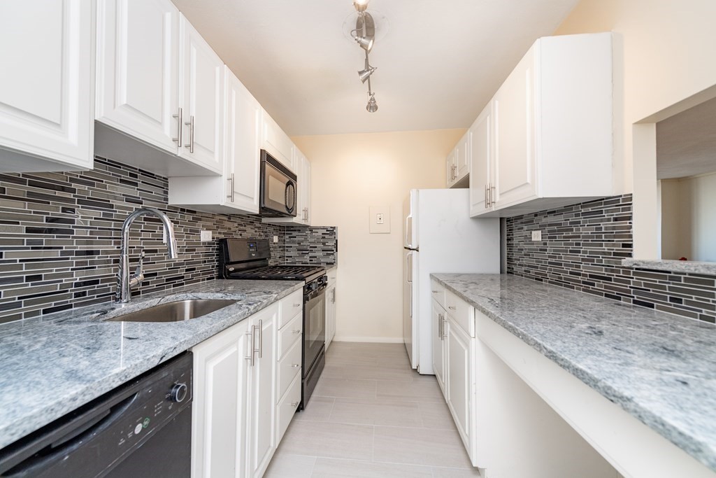 6 Whittier Place 9D