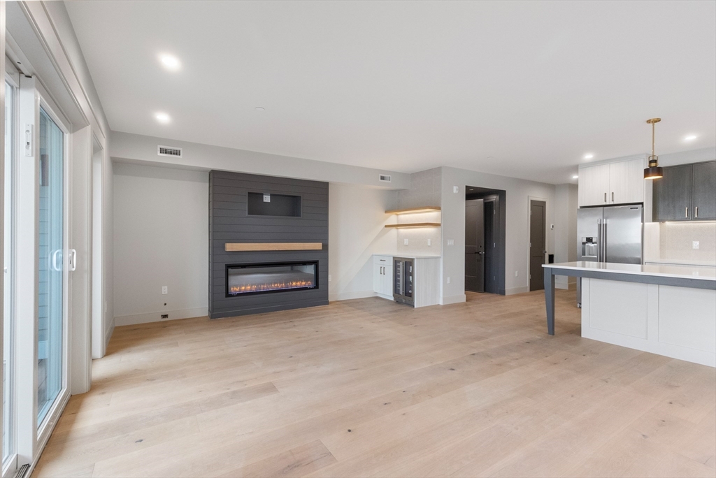 59 Spear St. 401