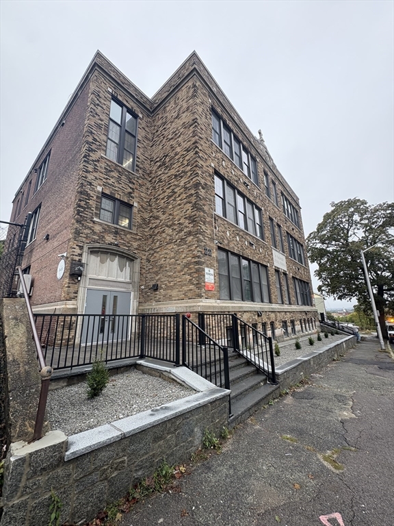 22 Waverly St
