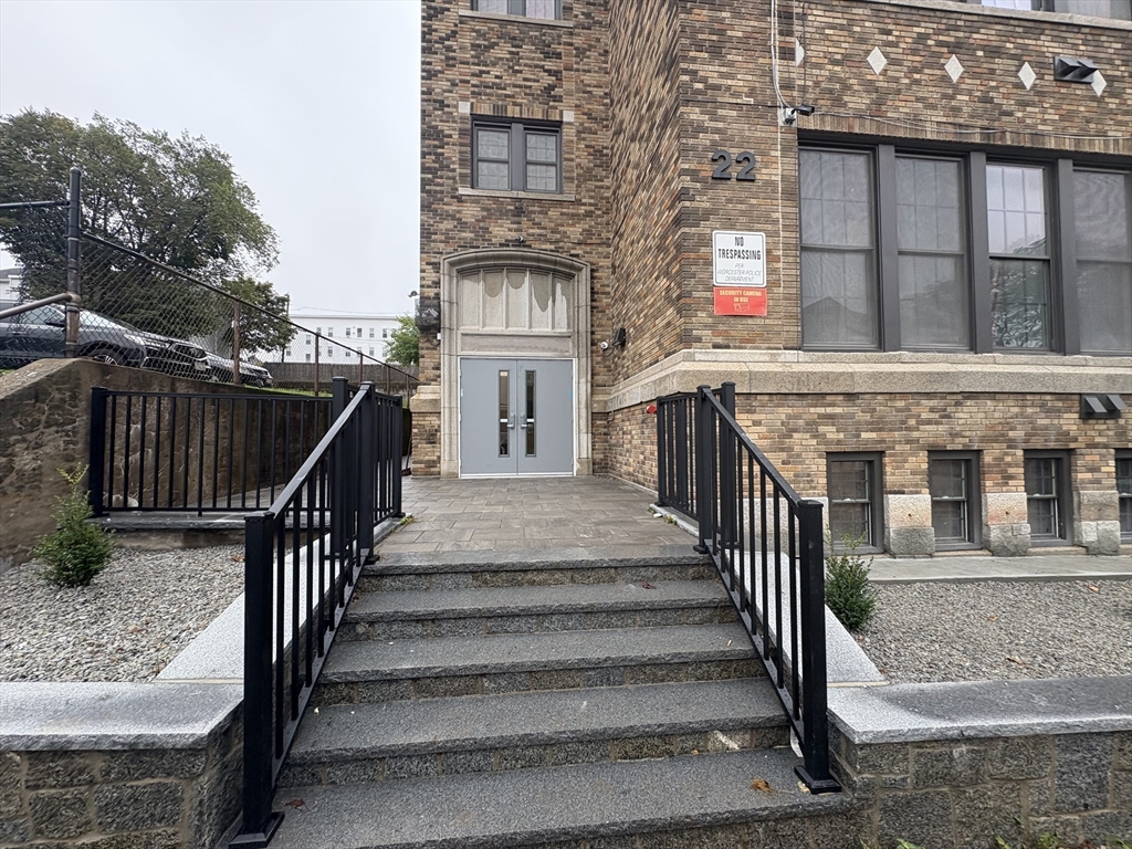 22 Waverly St