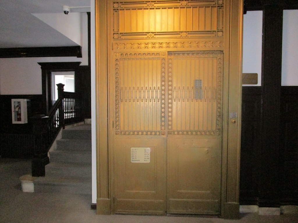 64 Charlesgate East 76