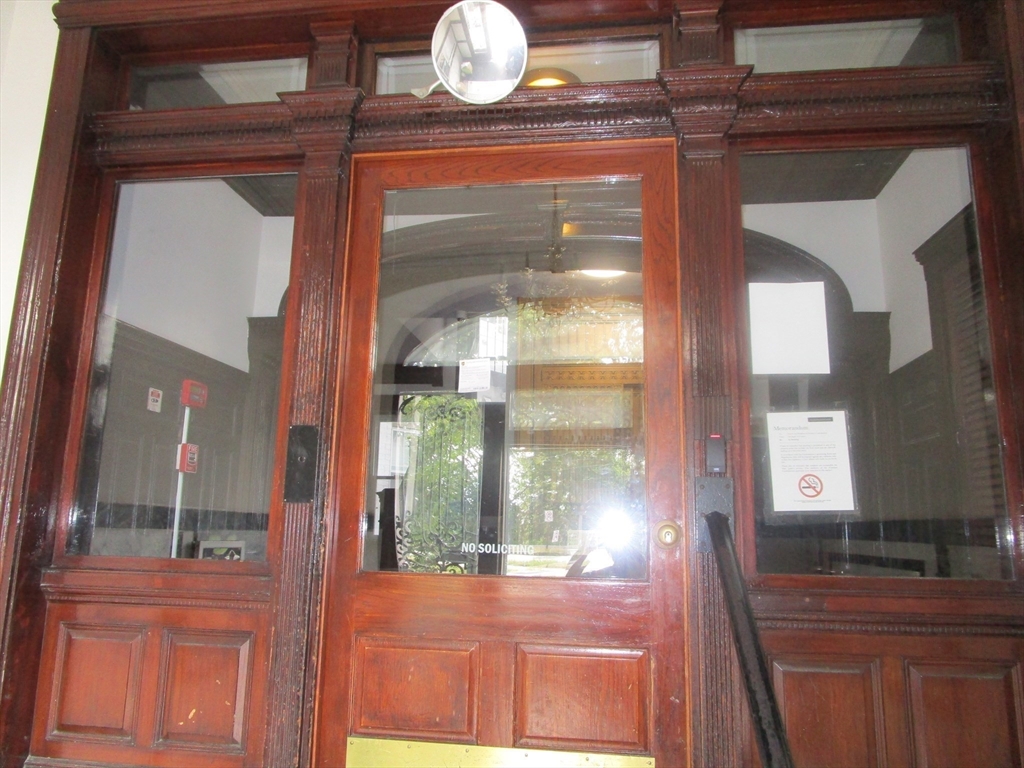 64 Charlesgate East 76