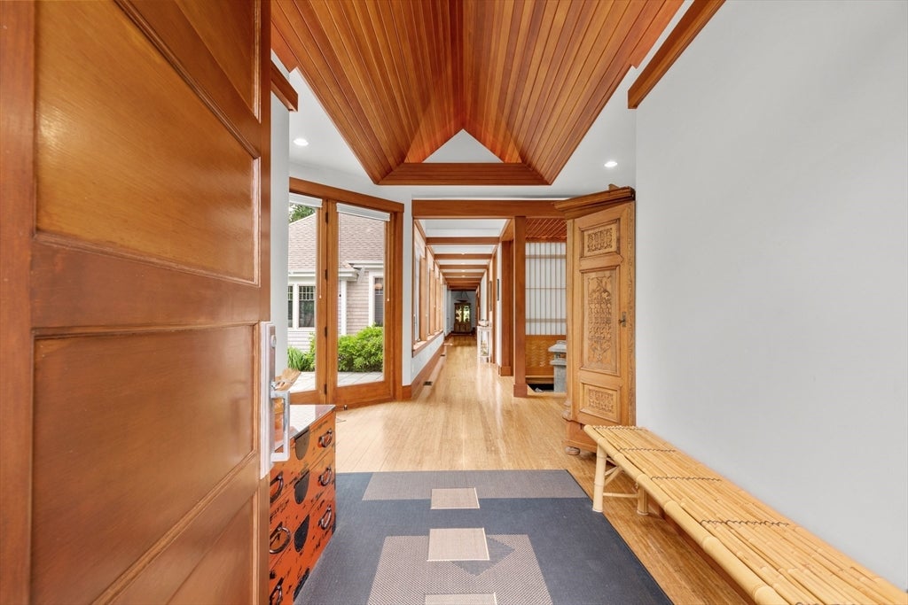 46 Beach Rd