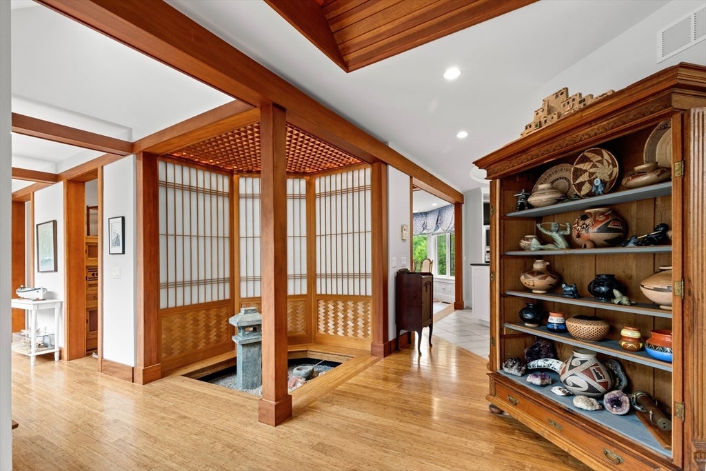 46 Beach Rd