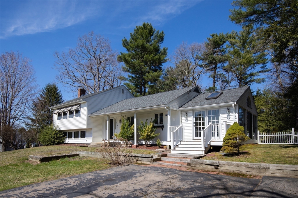 216 Queens Brook Rd