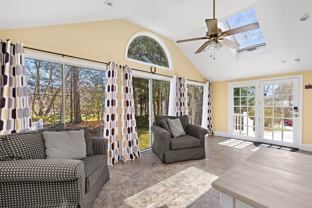 216 Queens Brook Rd