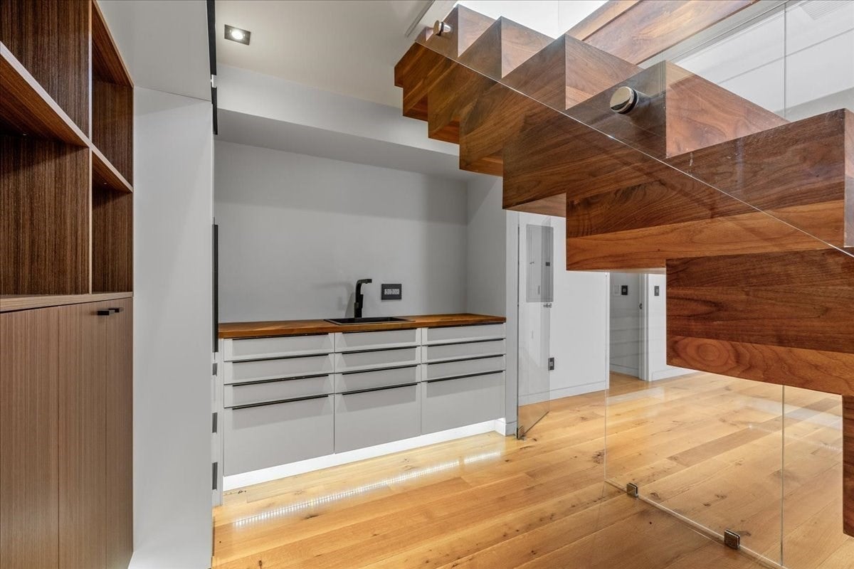 201R Savin Hill Avenue, Boston, MA Photo #23