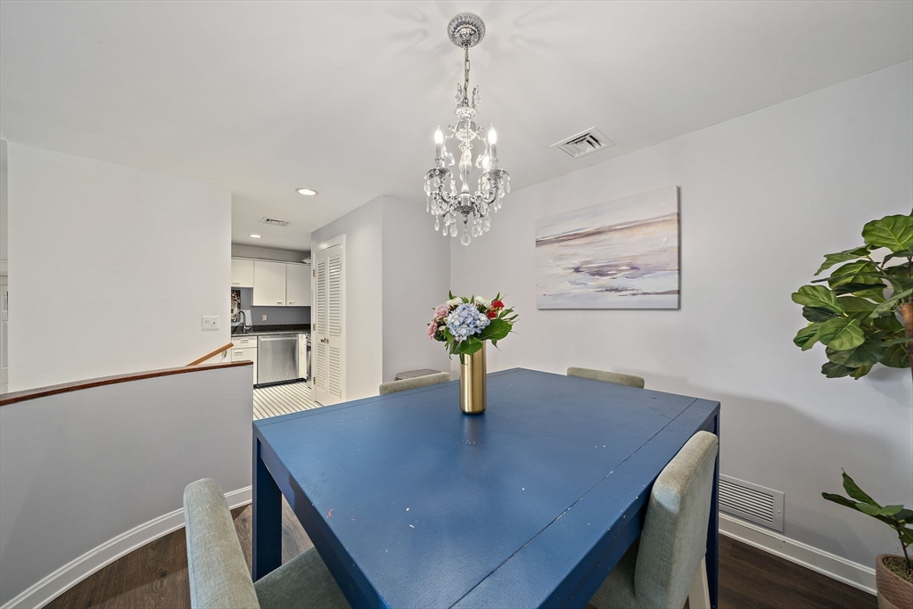 100 Parks St 35